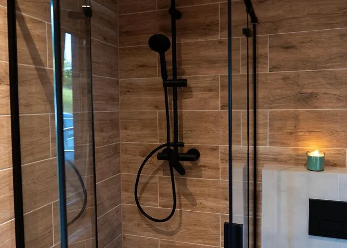 With Sauna Dobeskid בקתה *