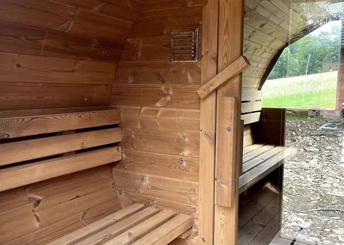 With Sauna Dobeskid בקתה Krzyzowki